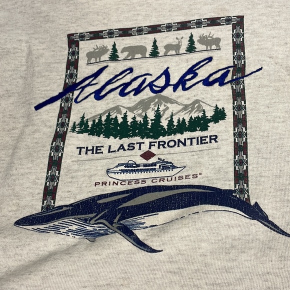 COPY - Vintage y2k Sweatshirt small stain on bottom as shown - Picture 2 of 8